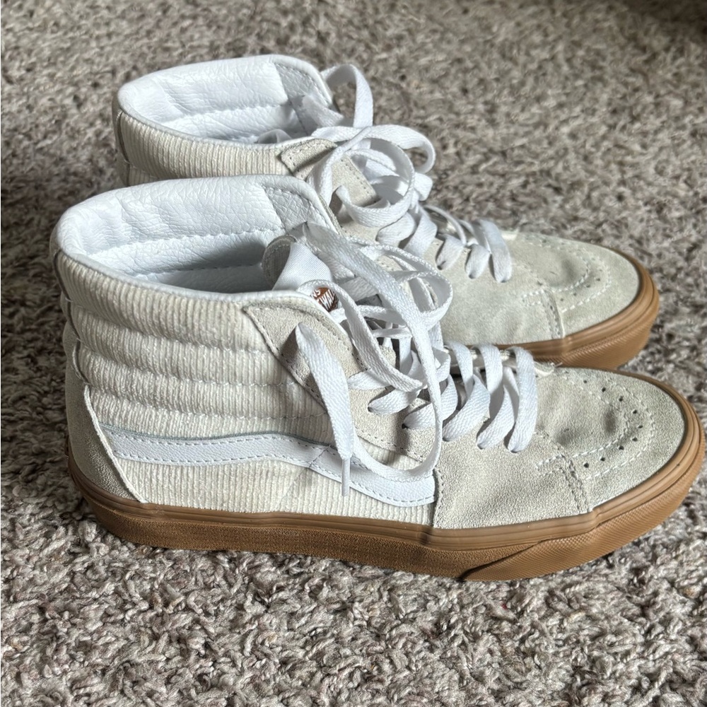 Vans Men’s size 6 Corduroy High Tops NWOT